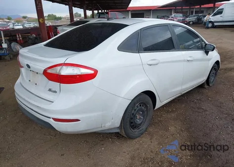 2018 Ford Fiesta S z USA, uszkodzony, nr VIN 3FADP4AJXJM127337